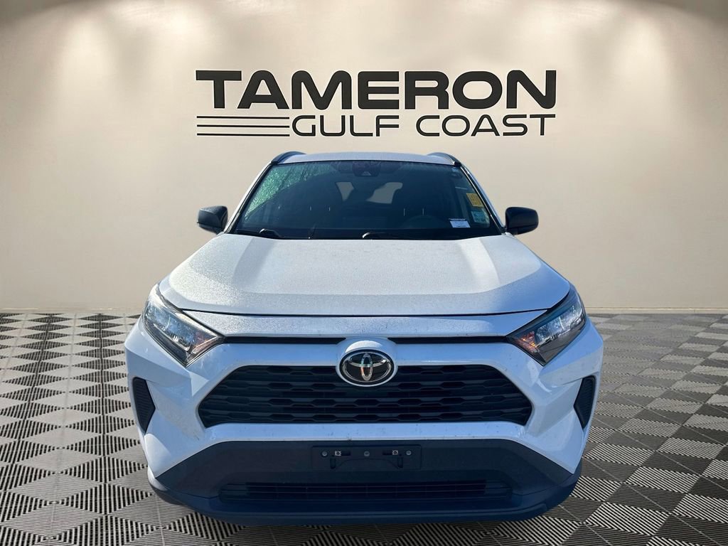 Used 2021 Toyota RAV4 LE image 2