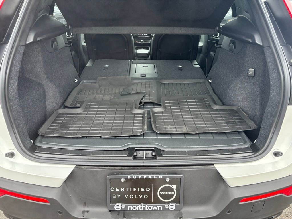 Certified 2026 Volvo XC40 B5 Plus w/ Protection Package Premier image 23