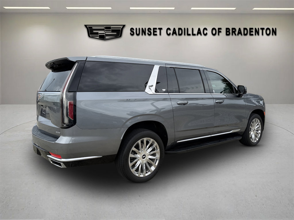 Used 2022 Cadillac Escalade ESV Luxury AWD/4WD image 3