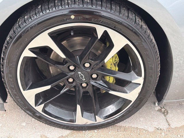 Used 2023 Chevrolet Camaro LT RWD image 11
