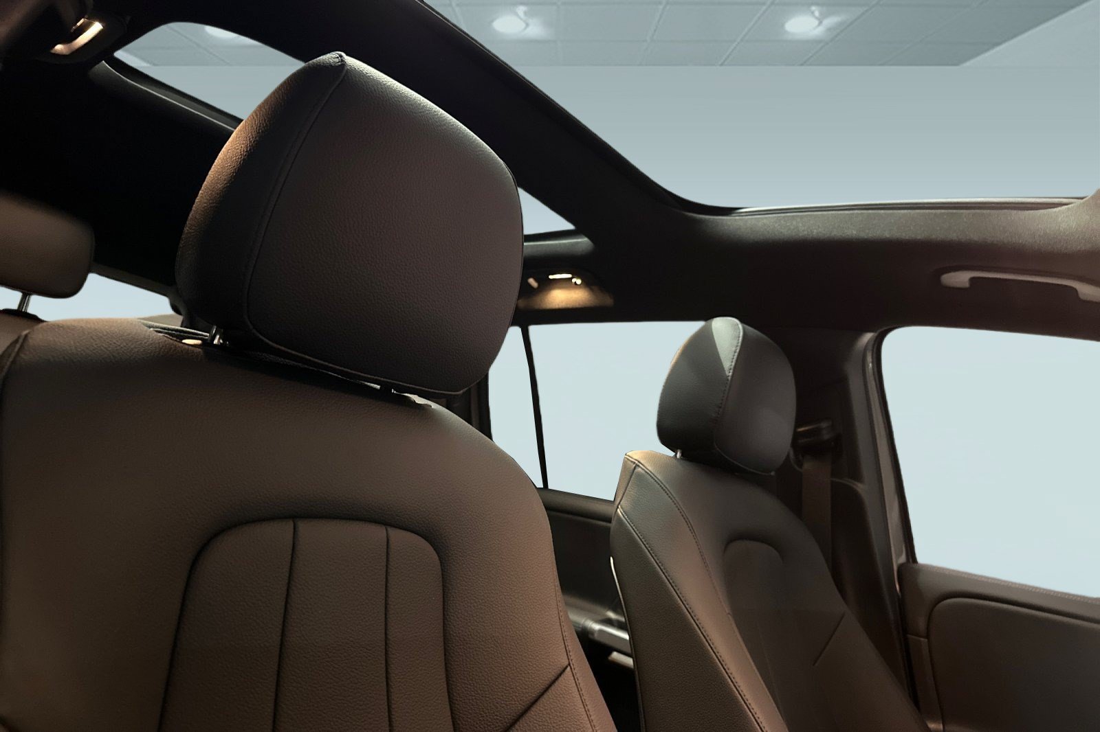 New 2026 Mercedes-Benz GLB 250 image 13