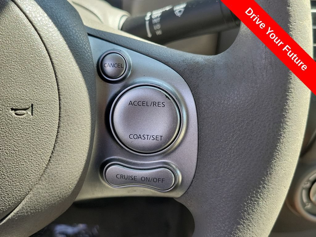 Used 2014 Nissan Versa SV FWD image 8