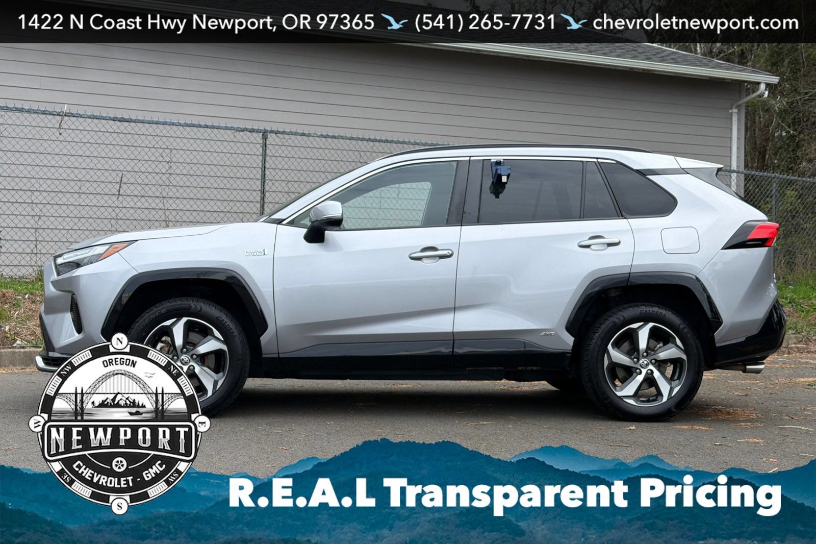 Used 2022 Toyota RAV4 SE w/ Weather & Moonroof Package AWD/4WD image 7