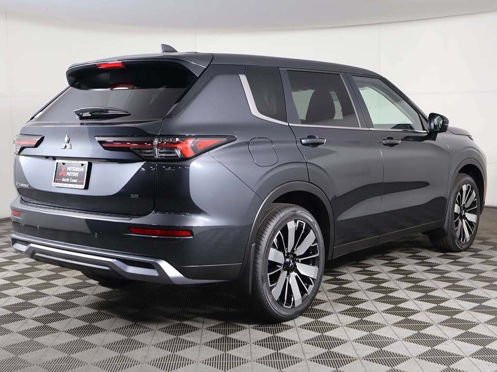 New 2026 Mitsubishi Outlander SE FWD image 11