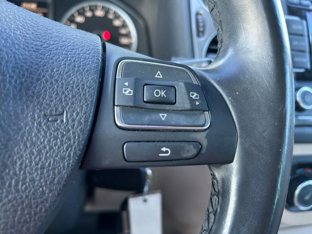 Used 2012 Volkswagen Tiguan SE FWD image 19