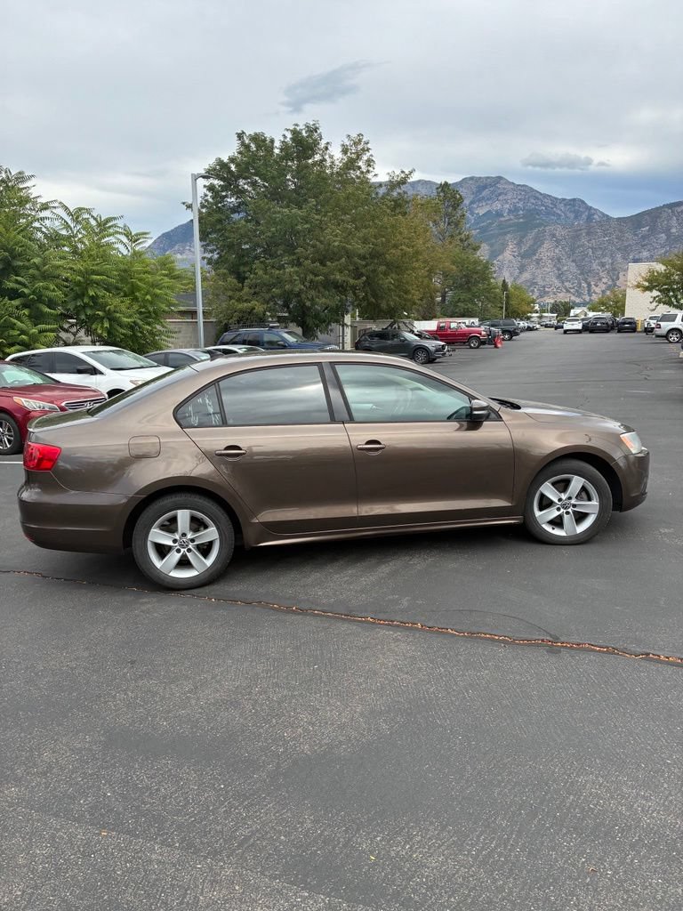 Used 2012 Volkswagen Jetta TDI FWD image 40
