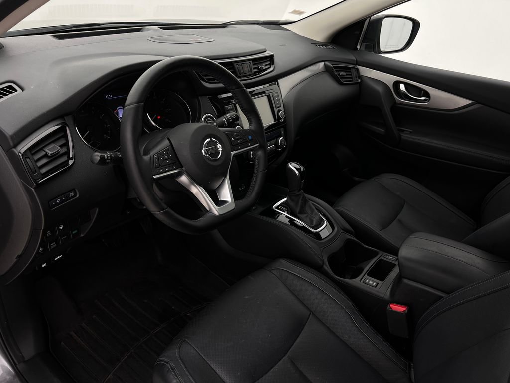 Used 2020 Nissan Rogue Sport SL w/ Premium Package image 16