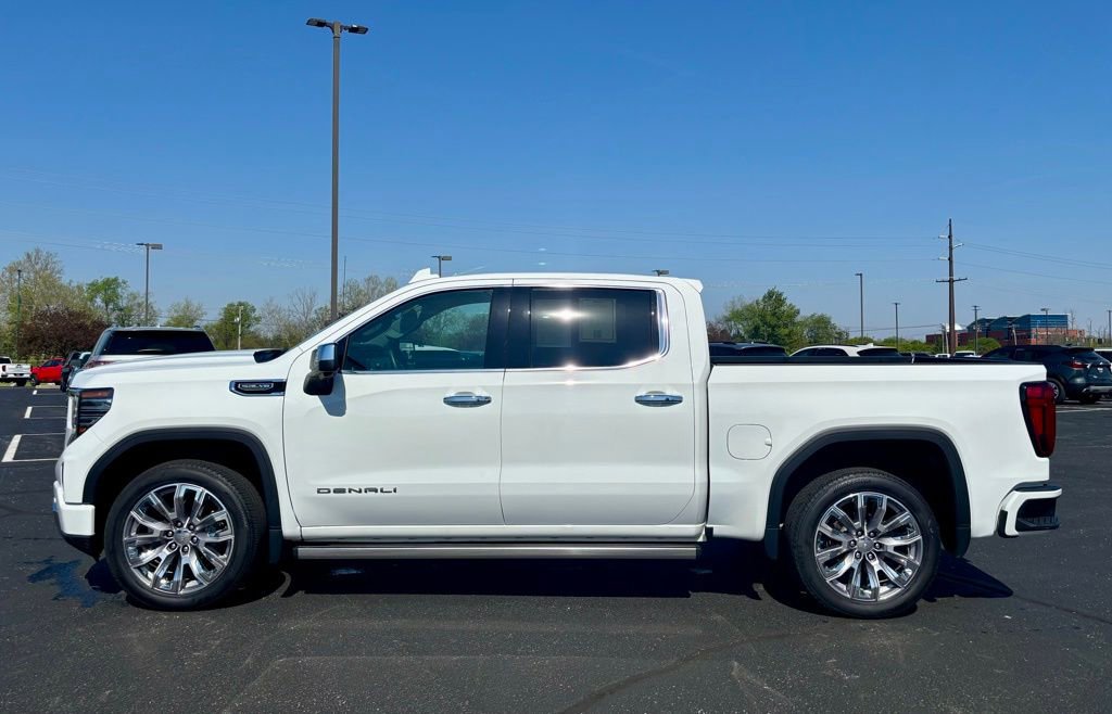 Used 2024 GMC Sierra 1500 Denali w/ Denali Reserve Package AWD/4WD image 4