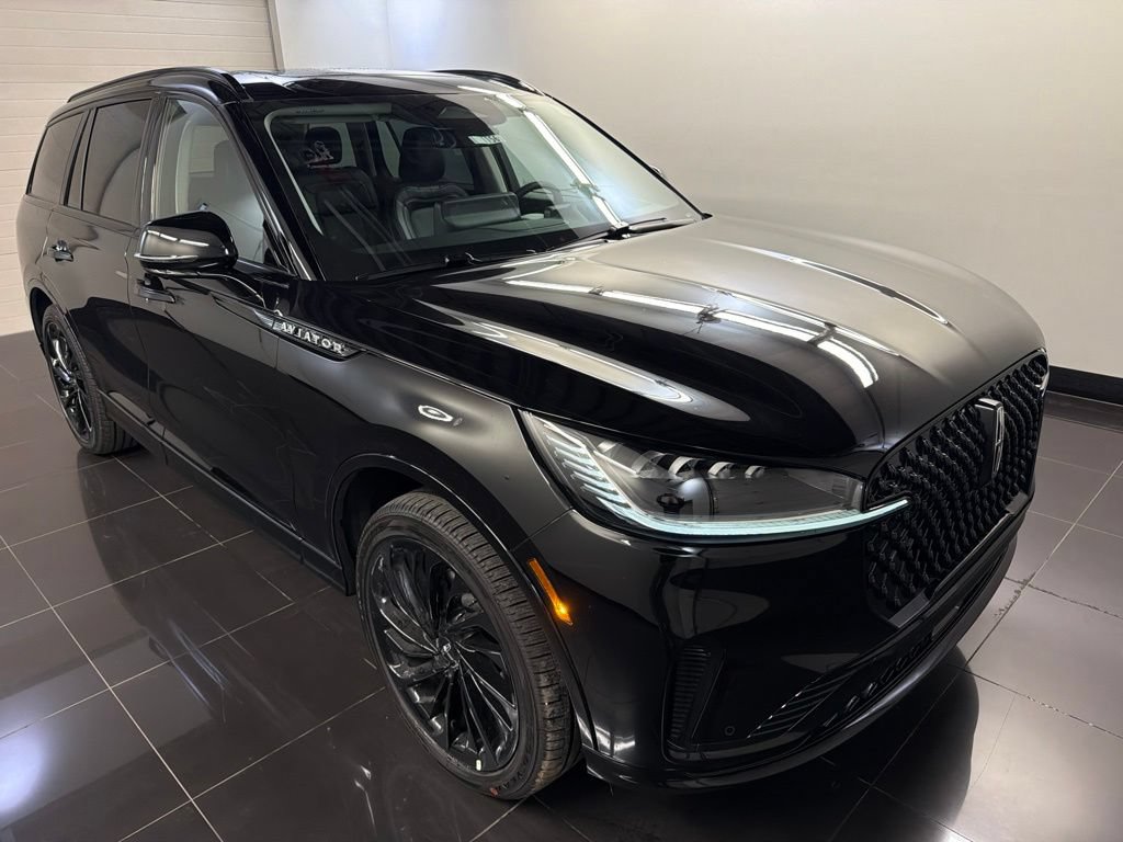 New 2026 Lincoln Aviator Reserve w/ Jet Appearance Package AWD/4WD image 1