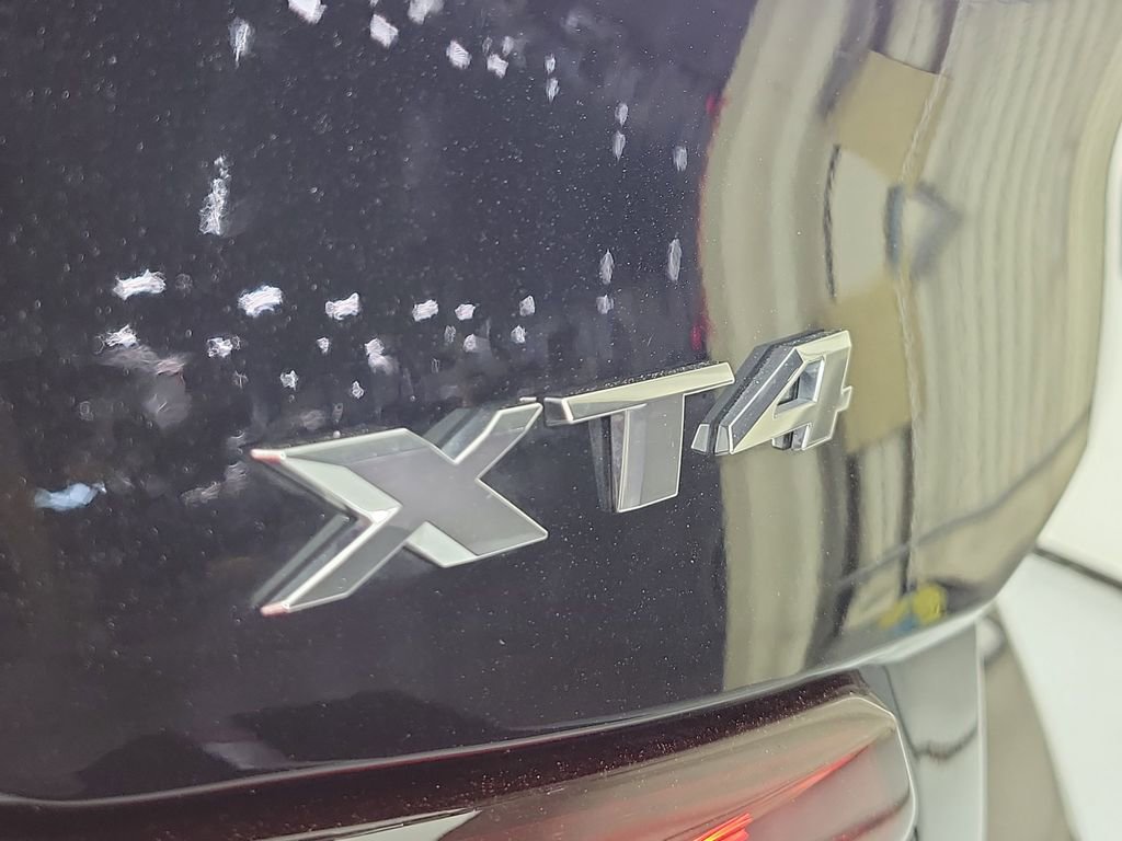 Certified 2023 Cadillac XT4 Luxury w/ Cold Weather Package FWD image 6
