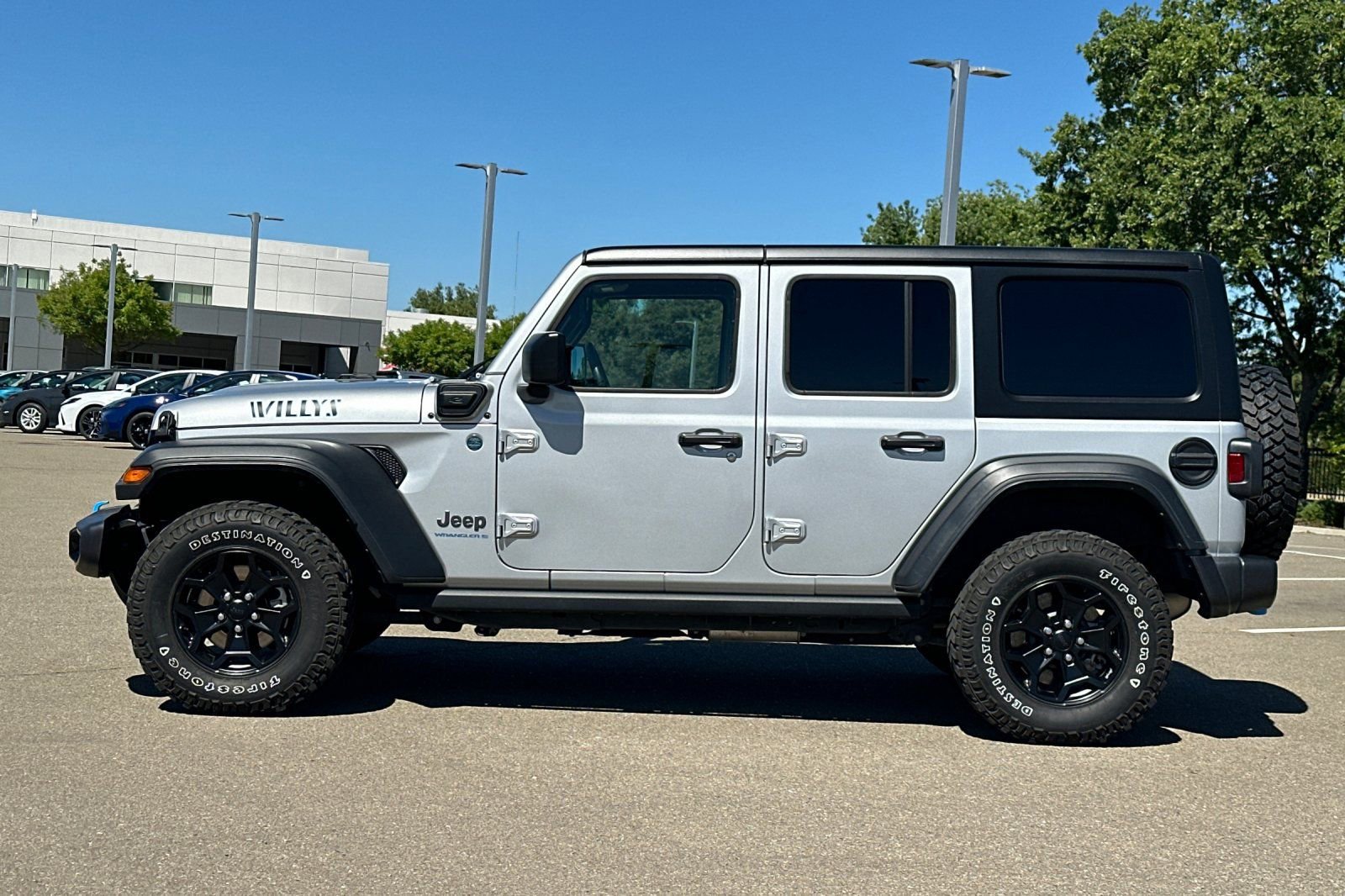 Used 2023 Jeep Wrangler Unlimited w/ Cold Weather Group image 7