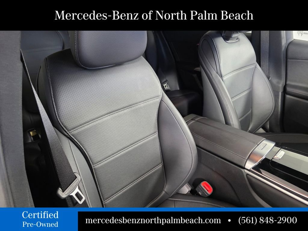 Used 2025 Mercedes-Benz GLC 300 image 27