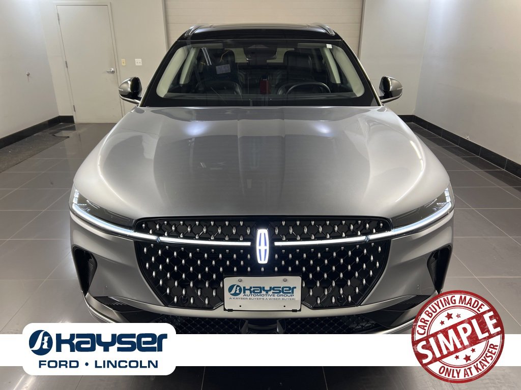 Certified 2025 Lincoln Nautilus Reserve image 2