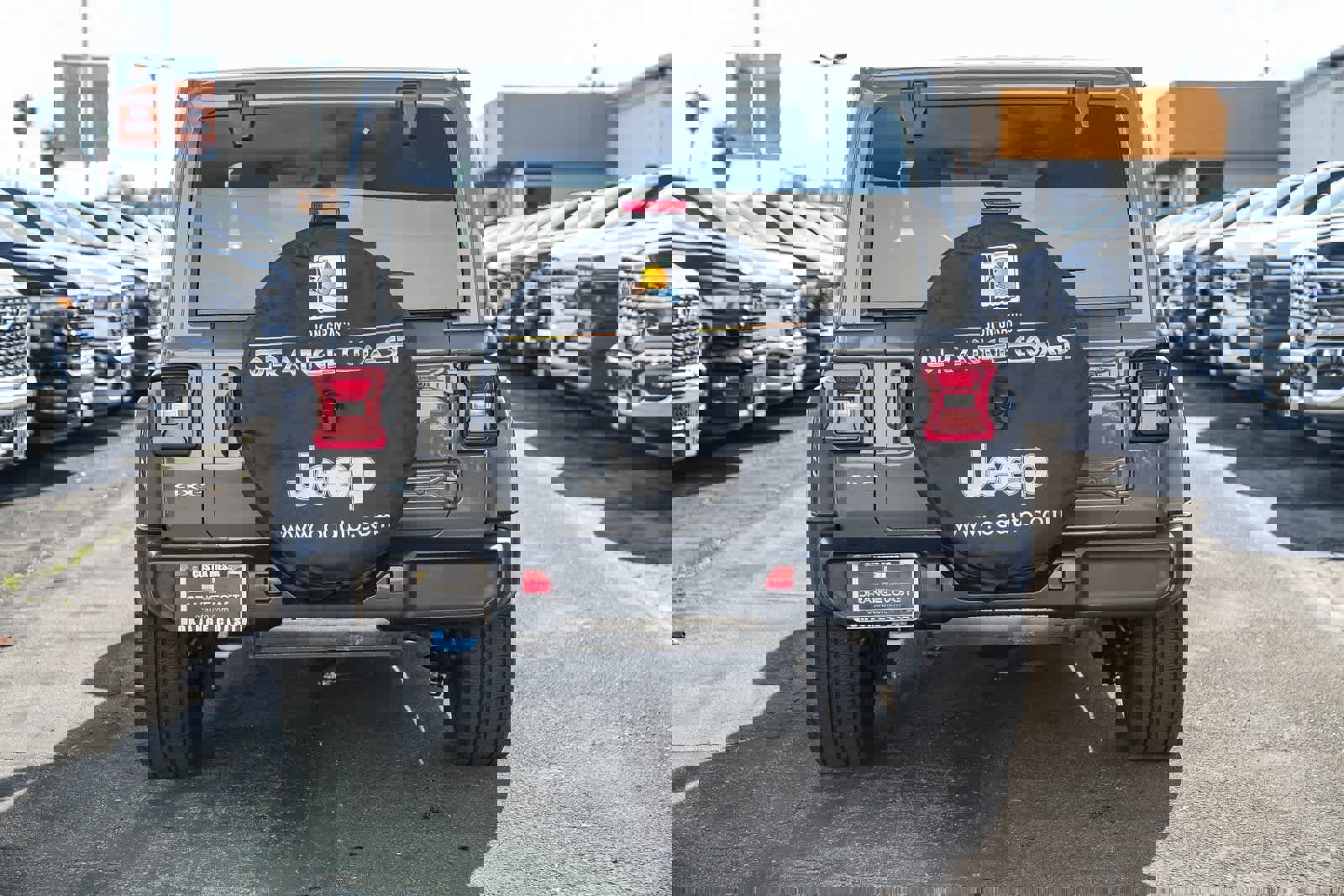 Used 2023 Jeep Wrangler Sahara w/ Cold Weather Group image 5