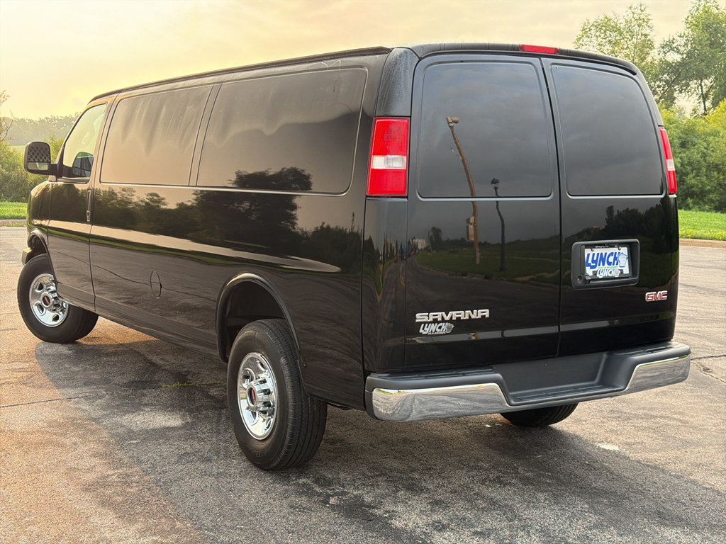 Used 2023 GMC Savana 3500 Extended w/ Driver Convenience Package RWD image 2