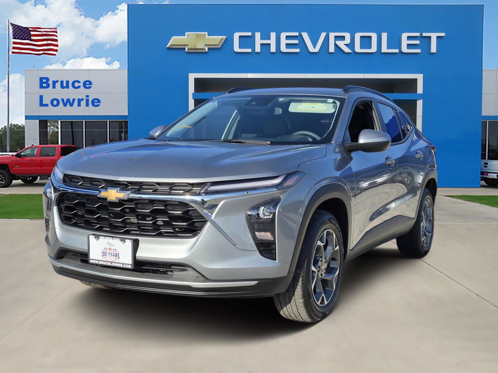 Used 2026 Chevrolet Trax LT FWD image 1