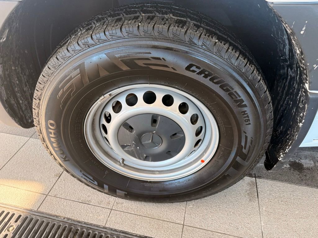 Used 2025 Mercedes-Benz Sprinter 2500 image 36