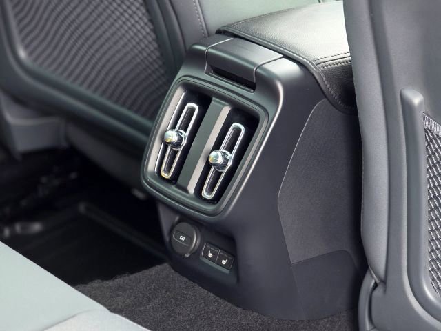 Used 2022 Polestar Polestar 2 w/ Performance Package AWD/4WD image 38