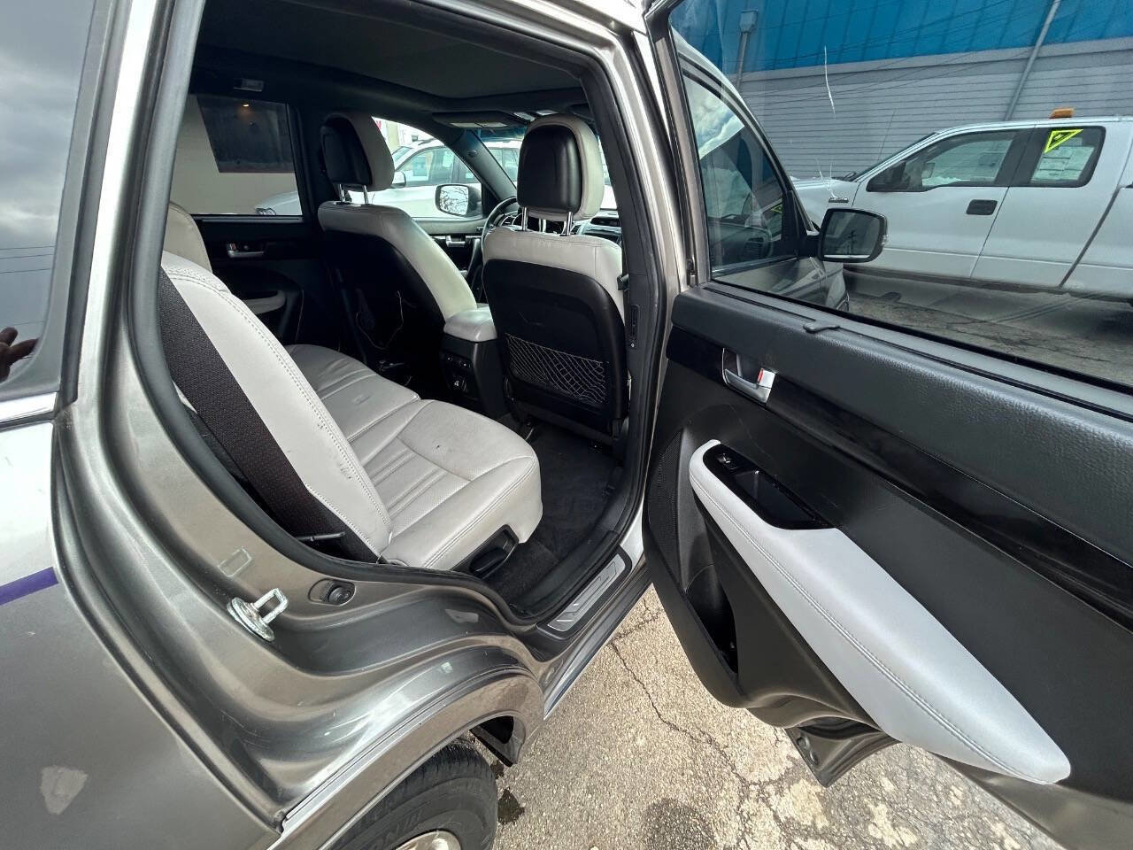 Used 2014 Kia Sorento SX image 8