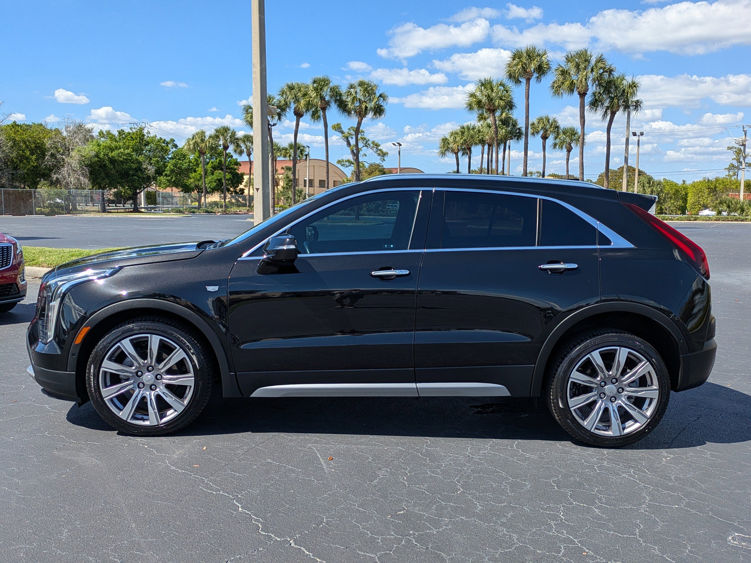 Used 2022 Cadillac XT4 Premium Luxury w/ Enhanced Visibility Package image 3