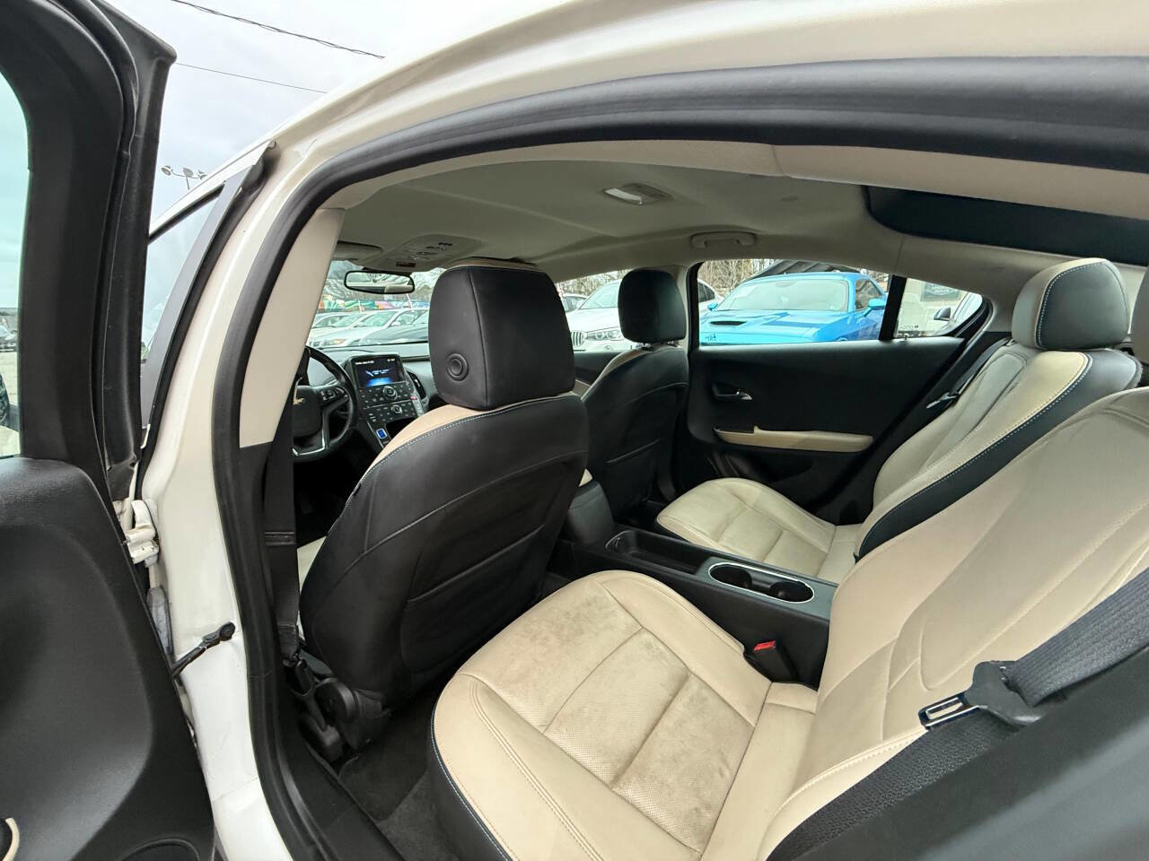 Used 2012 Chevrolet Volt Premium w/ Premium Trim Package image 16