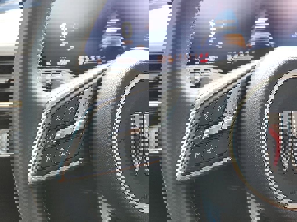 Used 2024 Buick Envision Avenir image 22