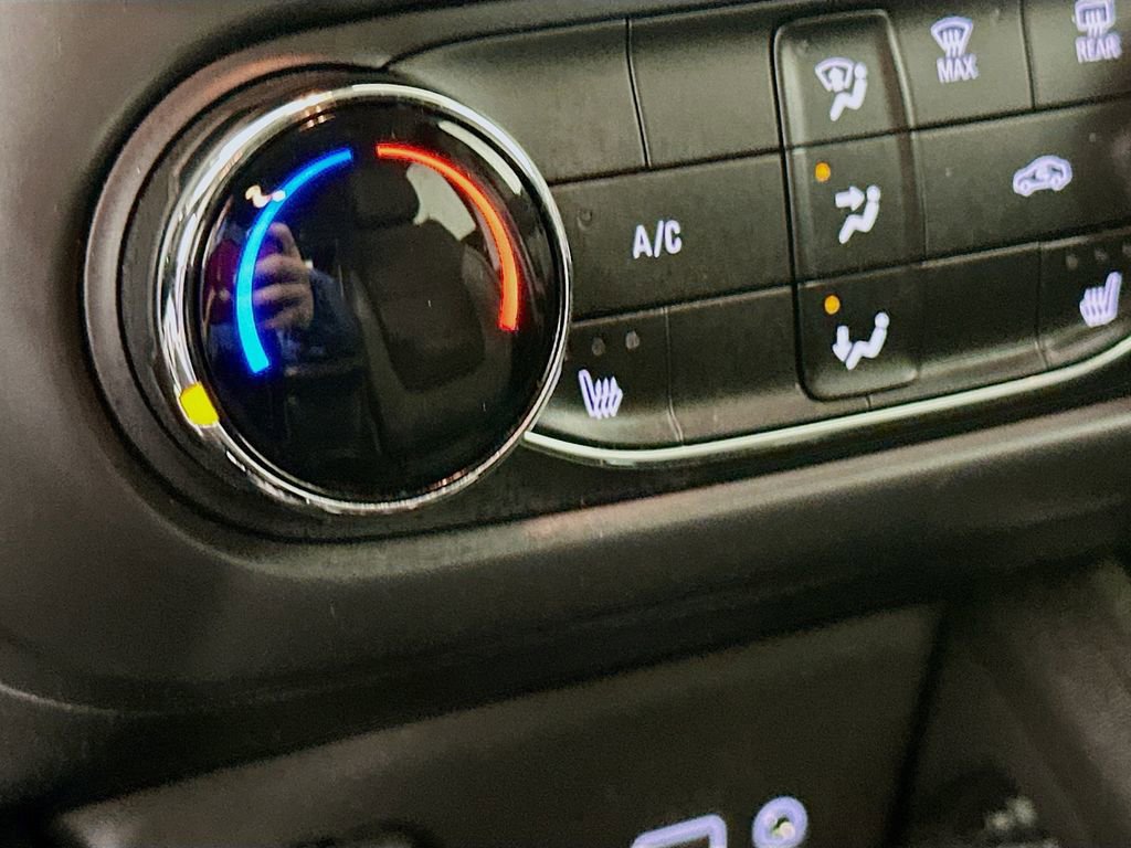 Used 2022 Chevrolet TrailBlazer LT AWD/4WD image 28