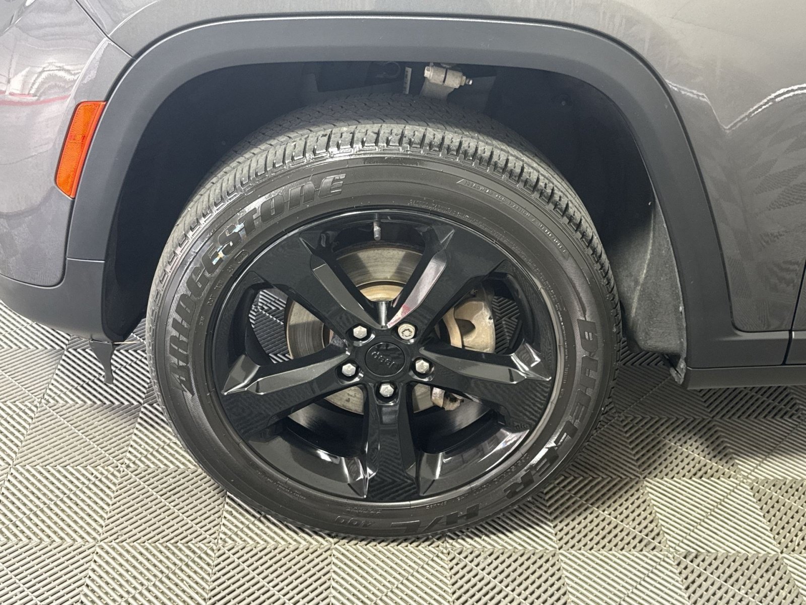 Used 2023 Jeep Grand Cherokee Altitude AWD/4WD image 12