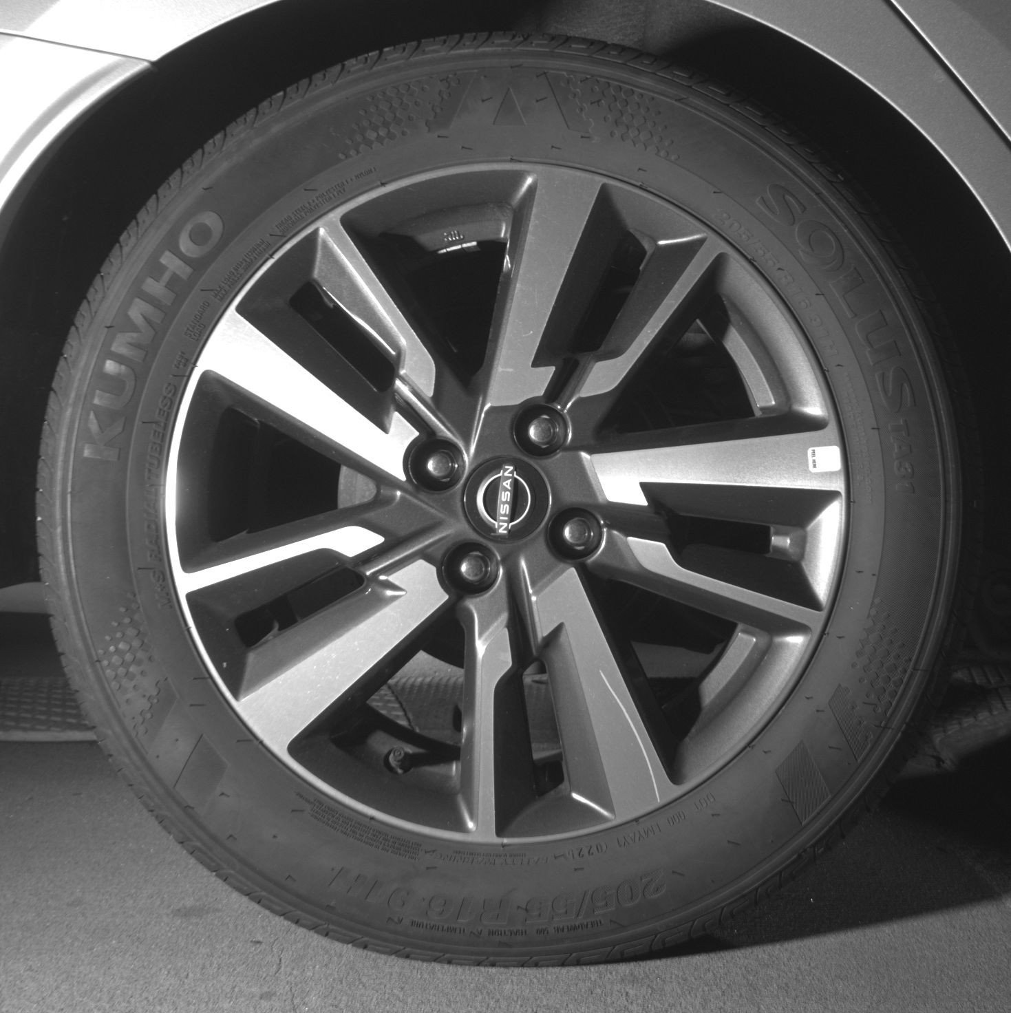 Used 2025 Nissan Versa SV FWD image 12