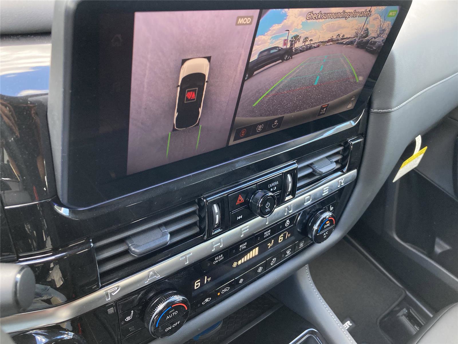 New 2026 Nissan Pathfinder SL image 16