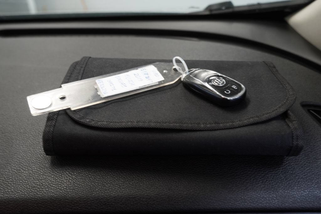 Used 2019 Buick Encore Essence AWD/4WD image 38