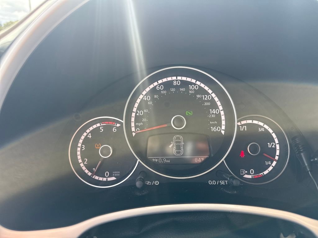 Used 2014 Volkswagen Beetle TDI image 16