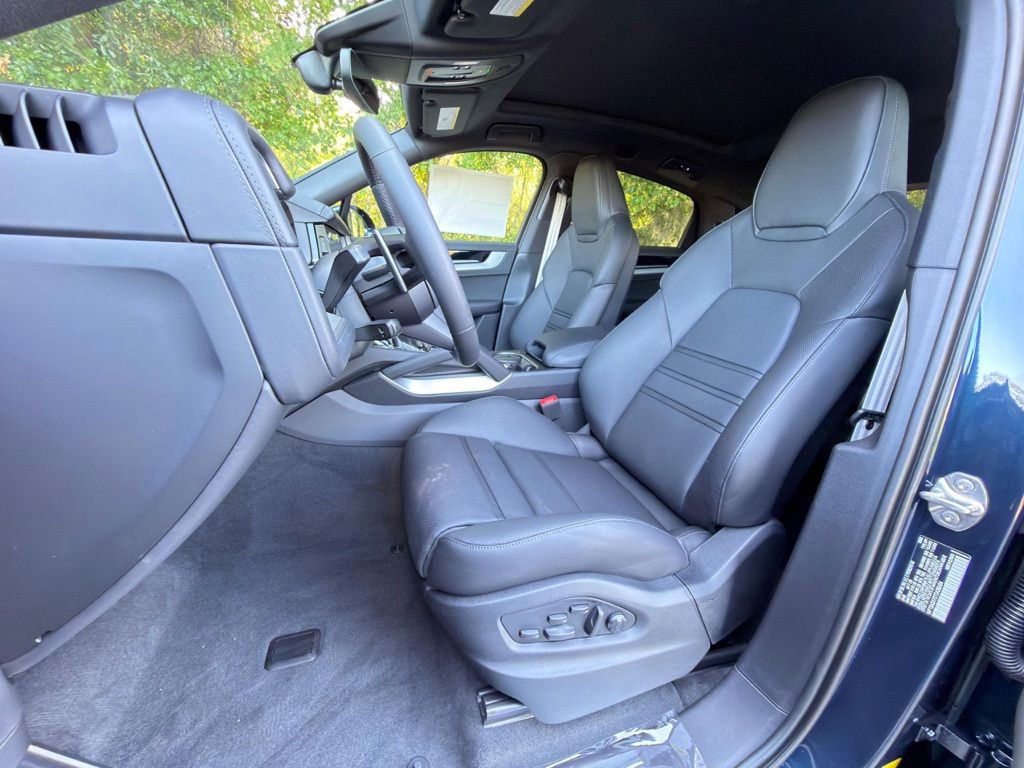 New 2026 Porsche Cayenne Coupe AWD/4WD image 5