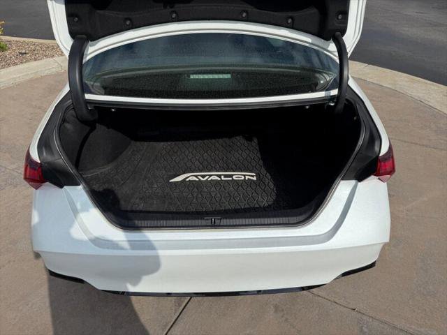 Certified 2021 Toyota Avalon XSE image 8