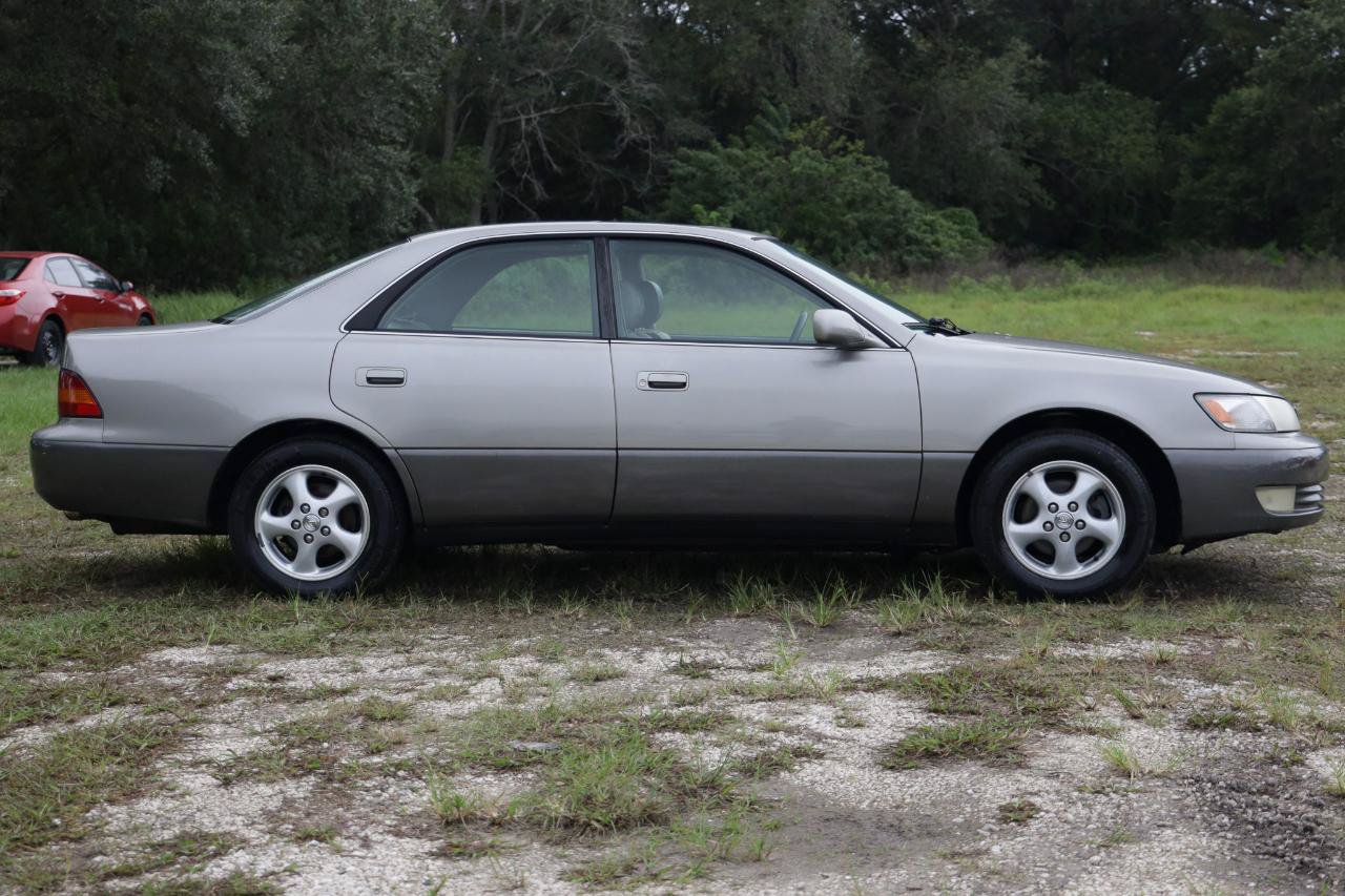 Used 1998 Lexus ES 330 w/ Leather Trim Pkg FWD image 13