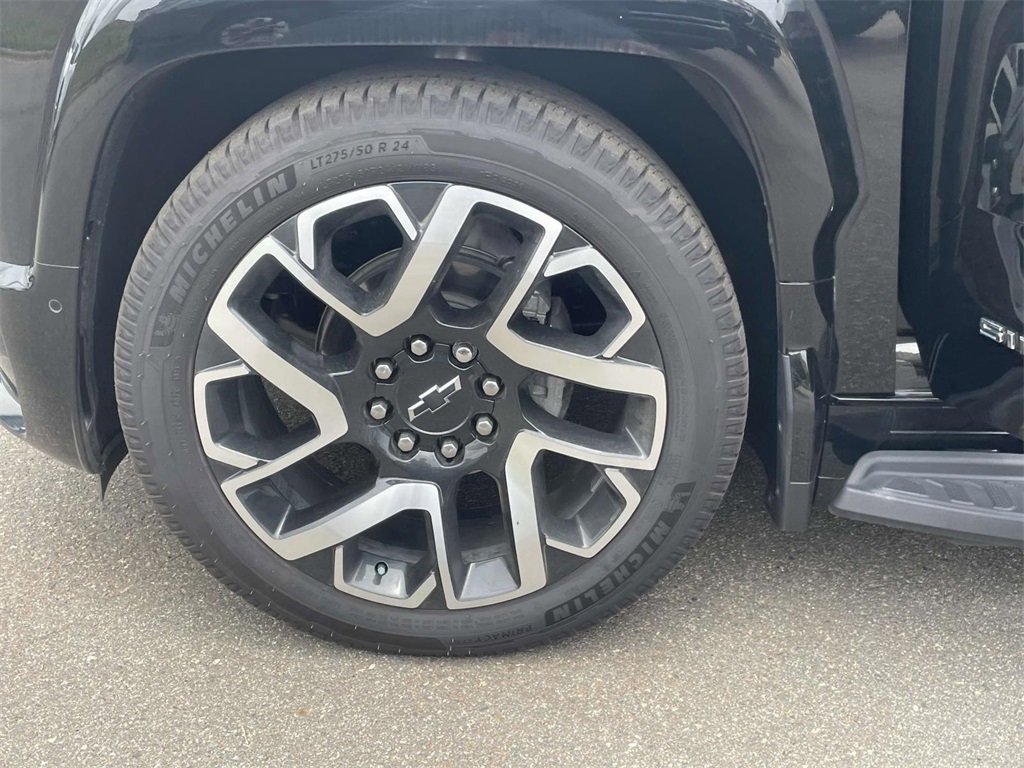 New 2024 Chevrolet Silverado EV RST image 29