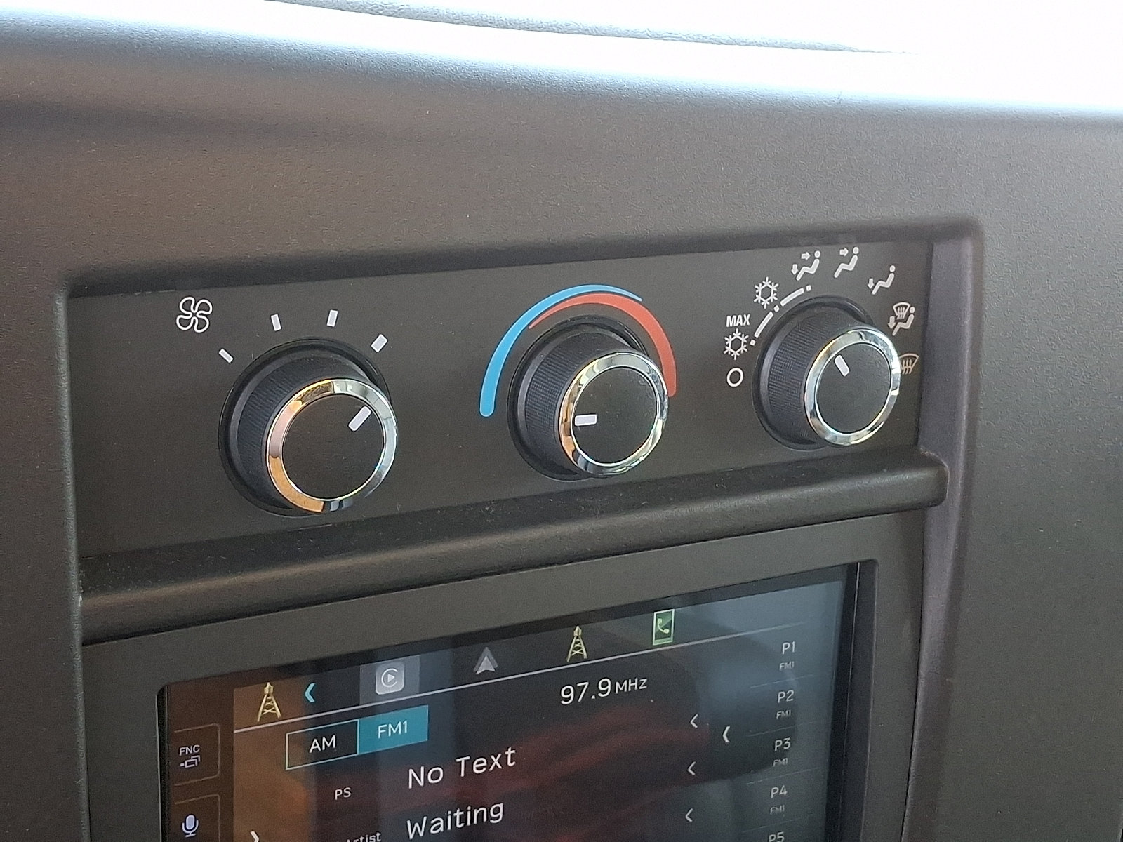 Used 2022 Chevrolet Express 3500 w/ Power Convenience Package RWD image 16