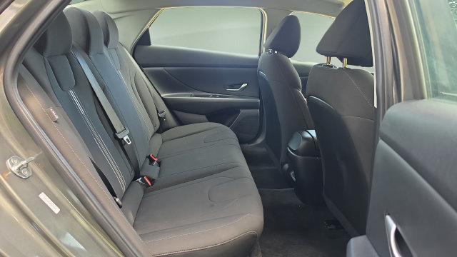 Used 2024 Hyundai Elantra SEL FWD image 34