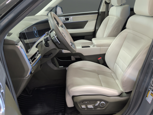 Used 2025 Hyundai Santa Fe Calligraphy AWD/4WD image 9