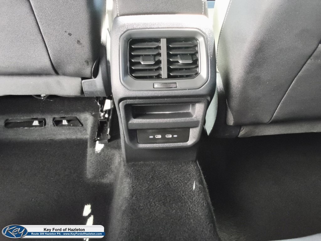 Used 2026 Volkswagen Taos SE AWD/4WD image 18