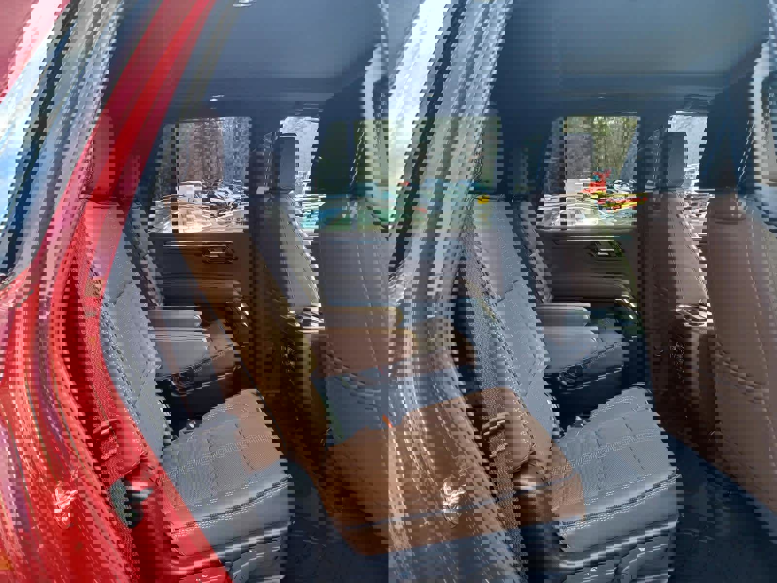 Used 2025 Chevrolet Tahoe High Country image 28