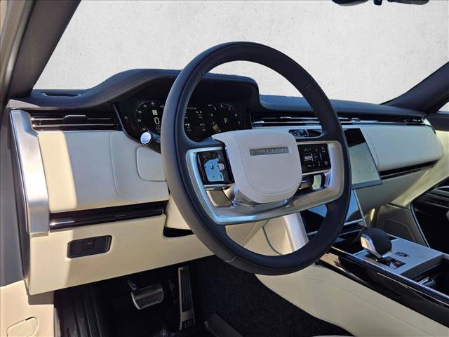 New 2025 Land Rover Range Rover Long Wheelbase SE image 3
