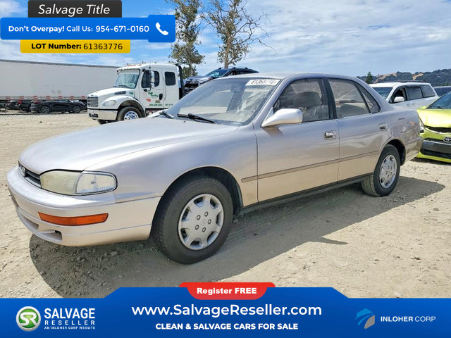 Used 1994 Toyota Camry LE FWD image 1
