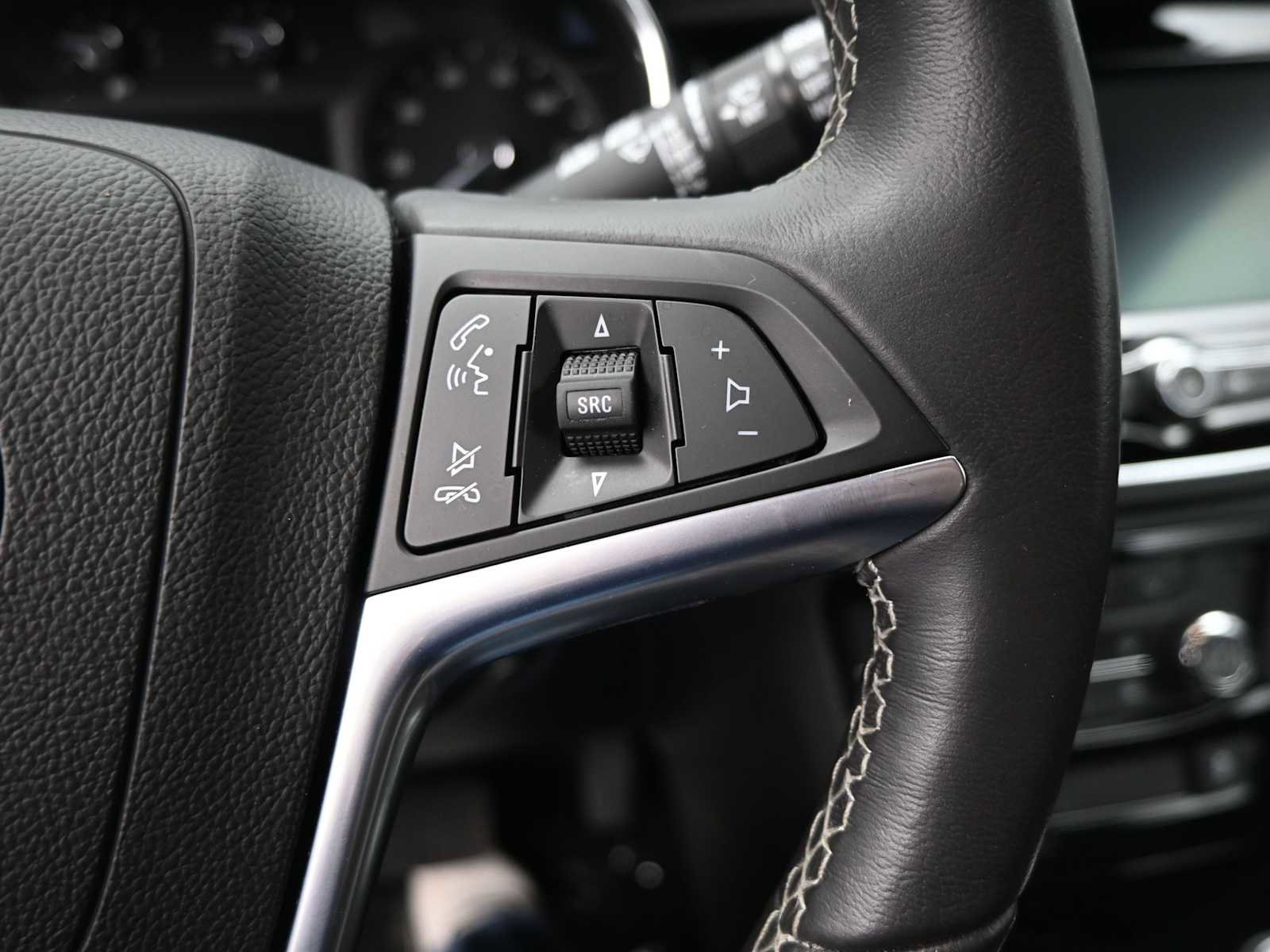 Used 2022 Buick Encore Preferred w/ Safety Package AWD/4WD image 11