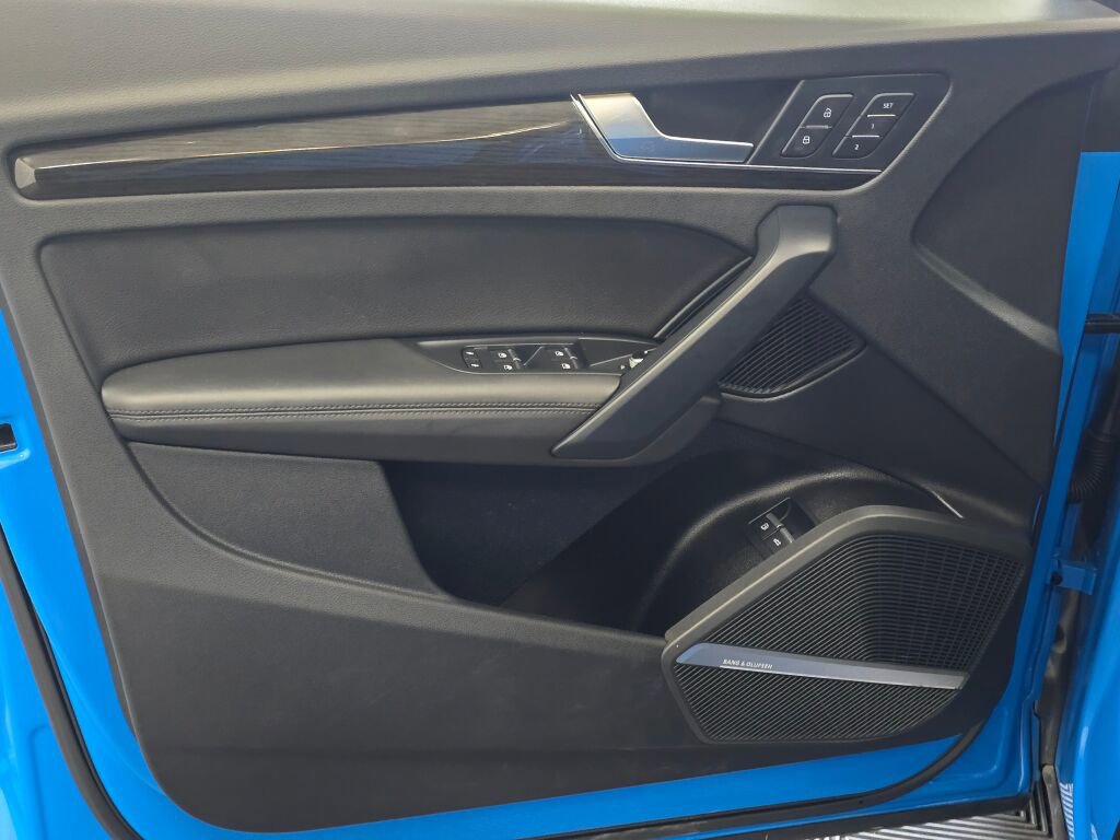 Used 2020 Audi Q5 e Prestige w/ Prestige Package image 36