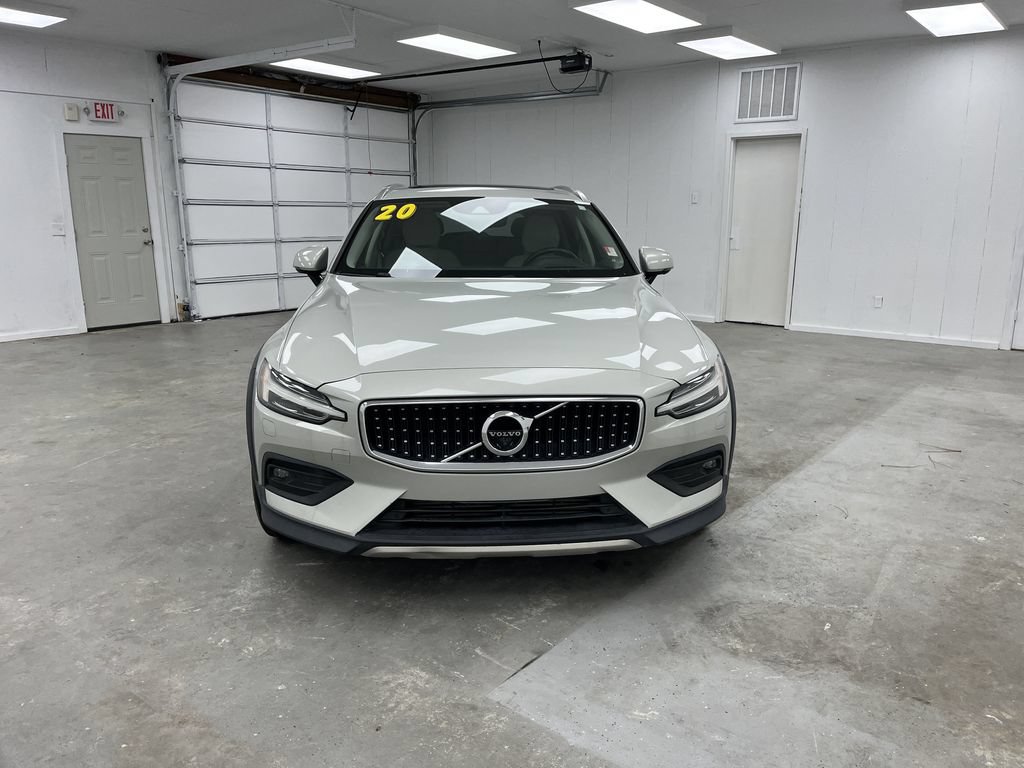 Used 2020 Volvo V60 T5 Cross Country AWD/4WD image 8