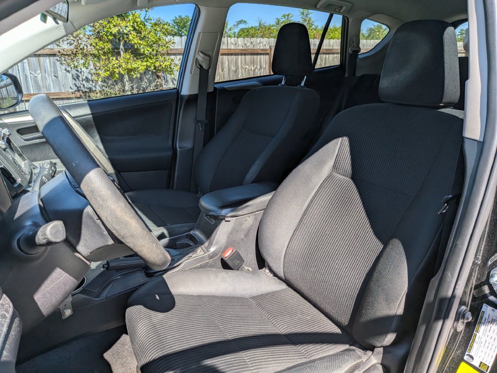 Used 2014 Toyota RAV4 LE FWD image 9
