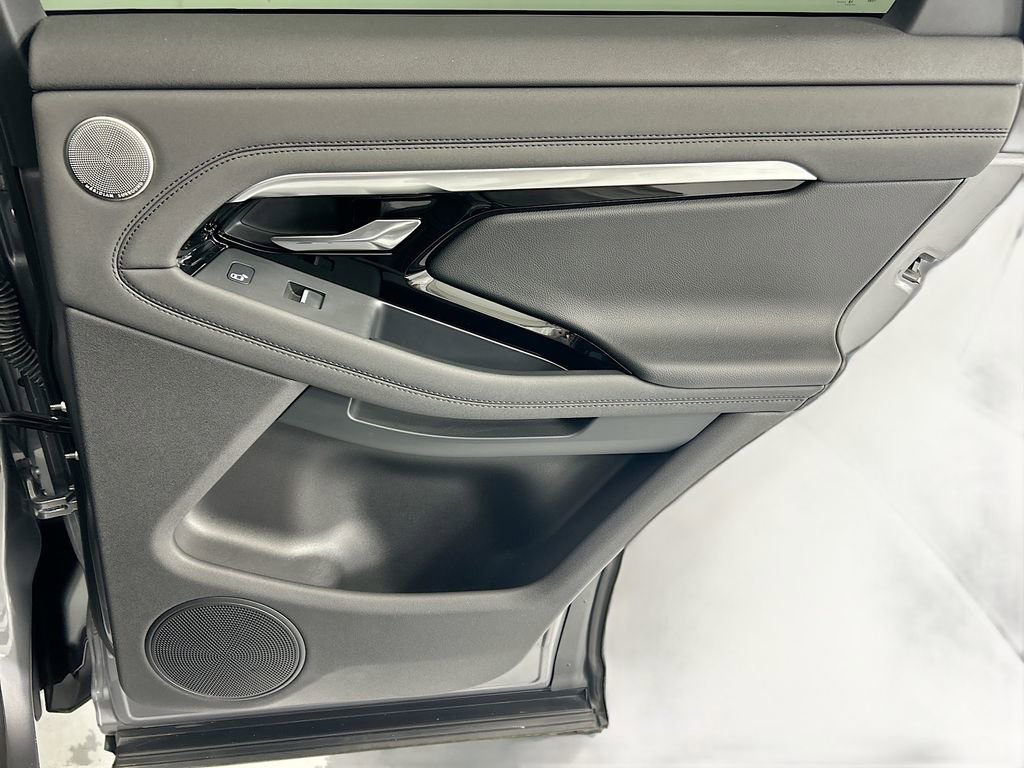 Used 2020 Land Rover Range Rover Evoque SE image 26