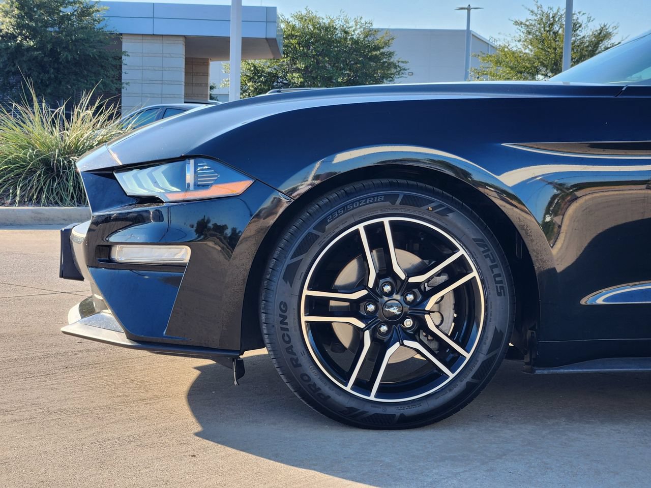 Used 2020 Ford Mustang Premium RWD image 8