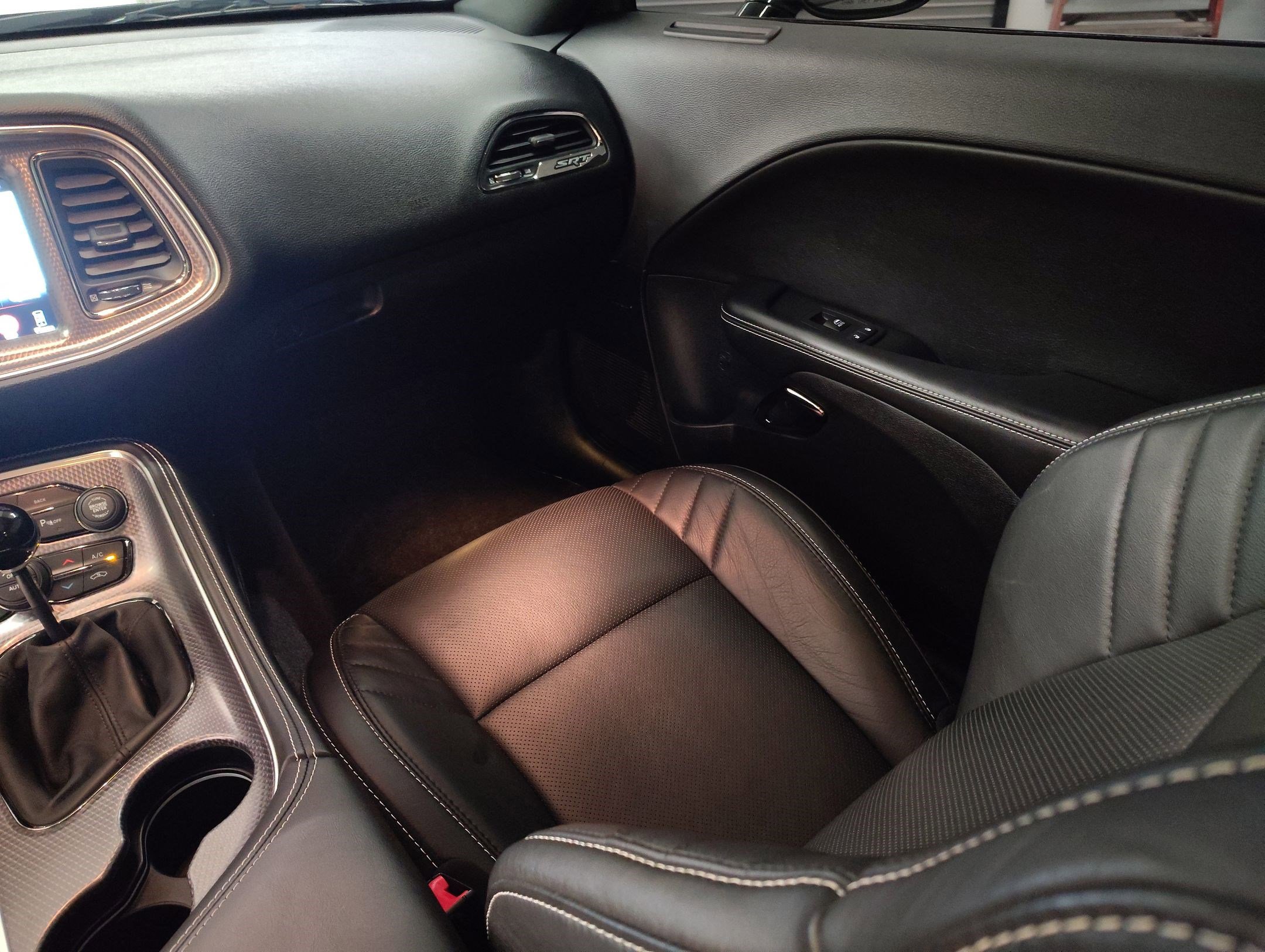 Used 2016 Dodge Challenger SRT Hellcat image 29